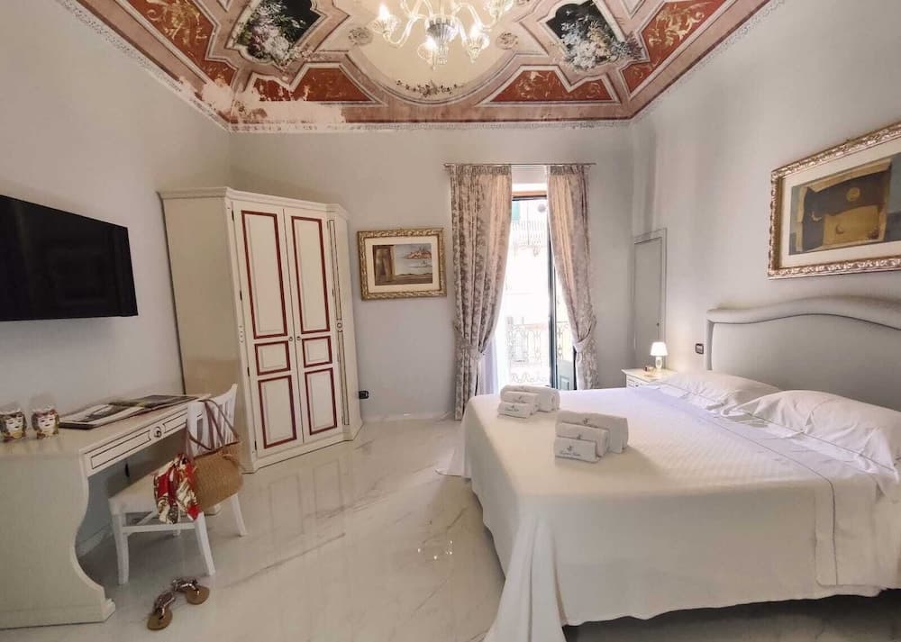 Lipari Suite