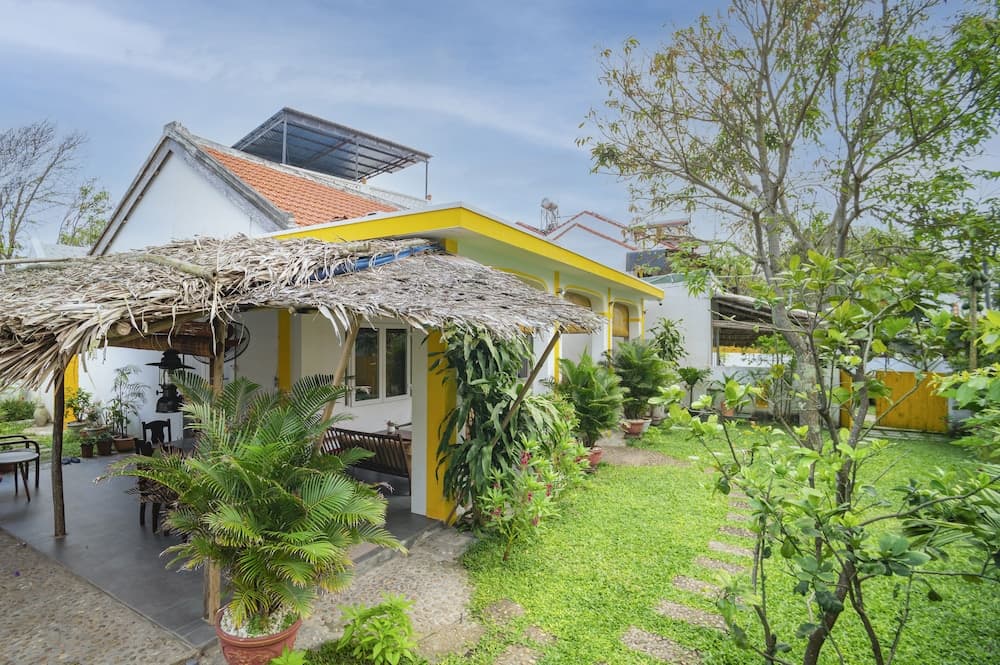 Be's Beach House An Bang