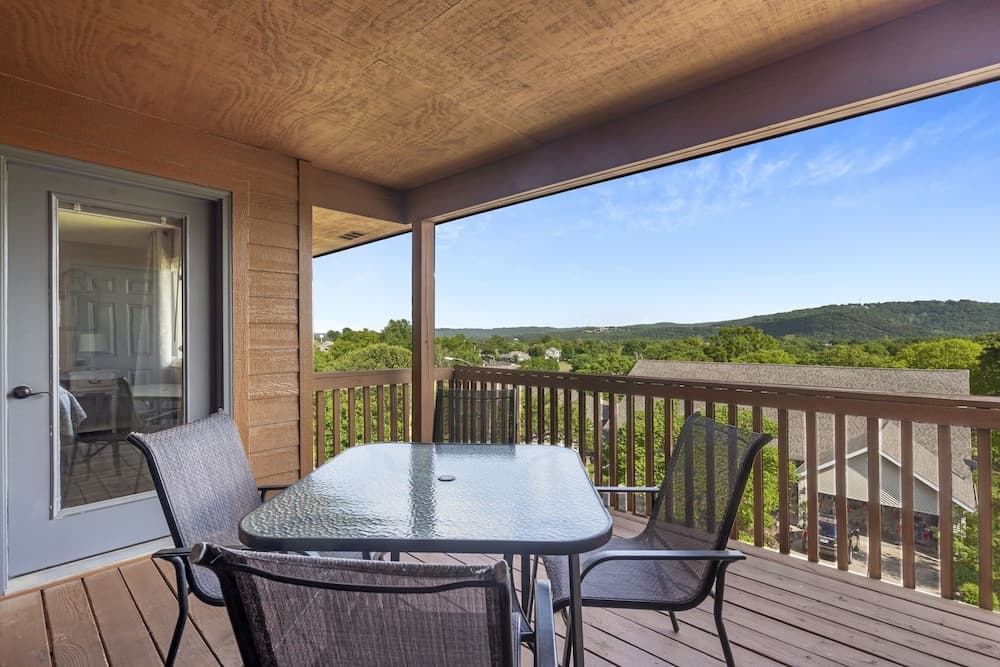 Grand View at the Pointe - Rolling Hills