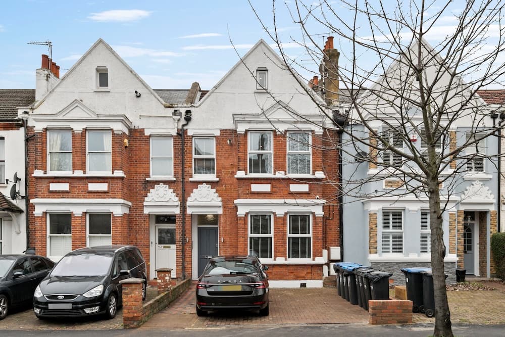 Konaklama yerinin ön cephesi