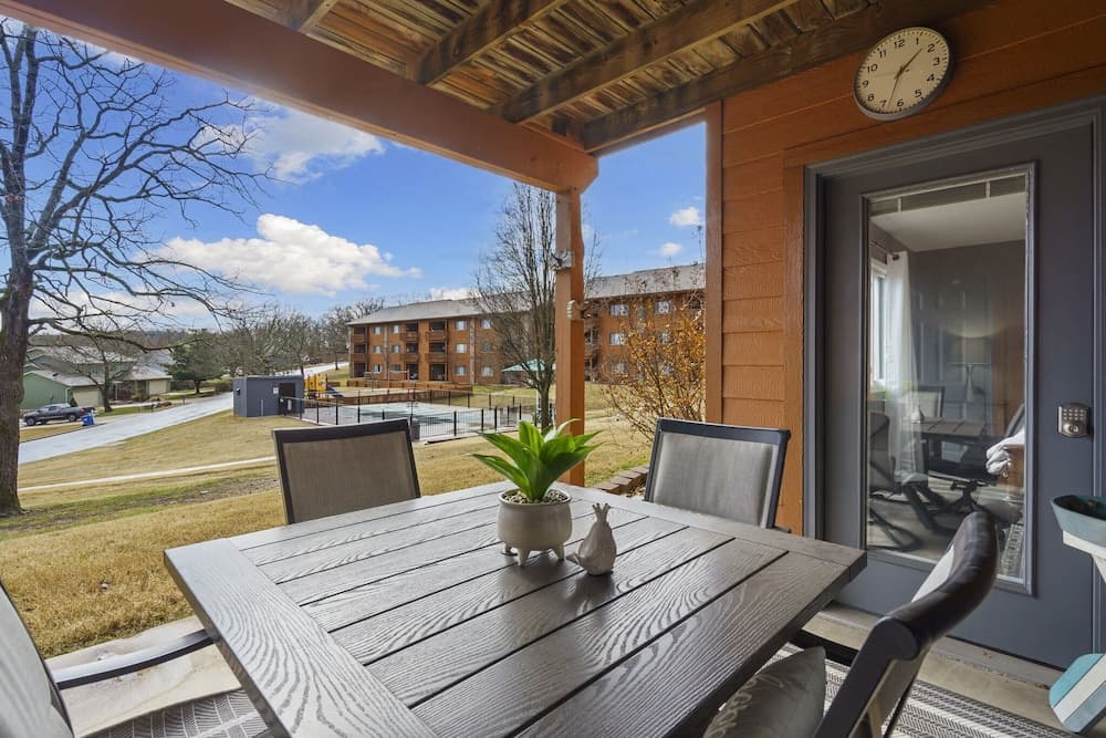 Pool View on Avondale - Walk Out Patio