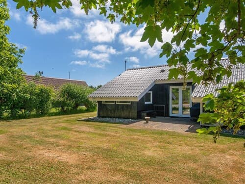 5 Person Holiday Home in Hemmet