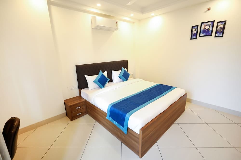 Fabhotel La Paz Stay B&B