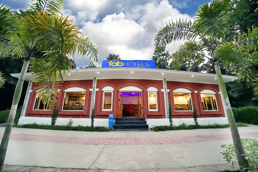 Fabhotel Corbett Green View Garden And Stay