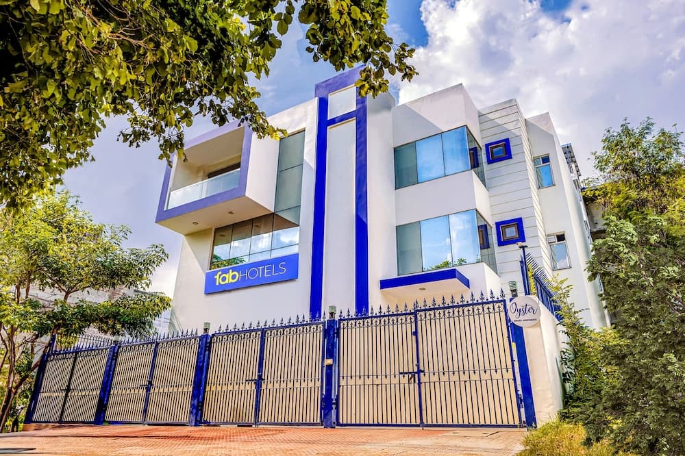 Fabhotel Oyster Villa