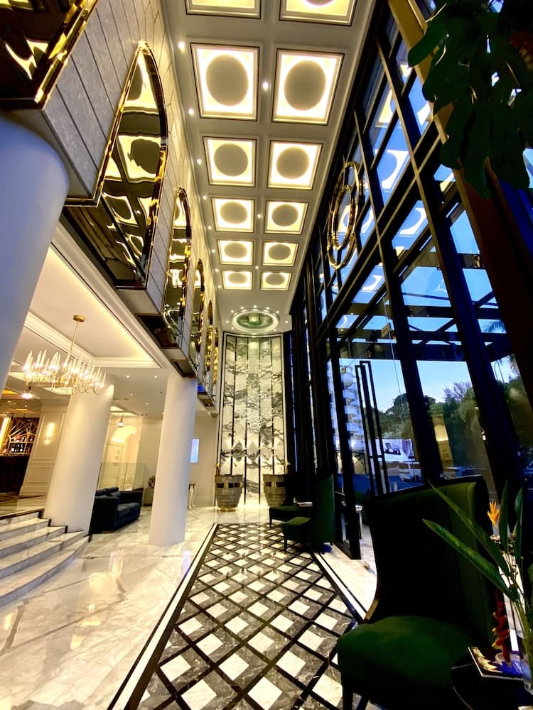 Grand Eska Hotel & Suite