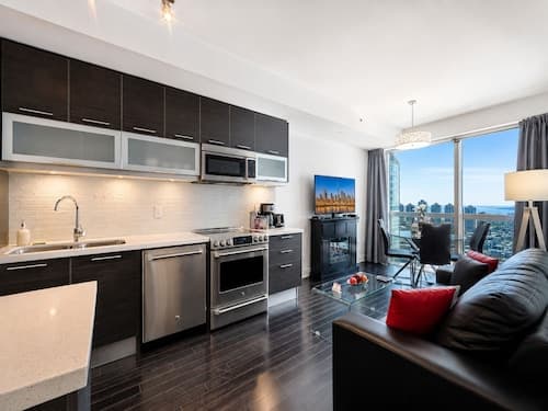 Downtown Toronto Family Suite Near Eaton Center, Sick Kids Hospital, Tmu, U of T