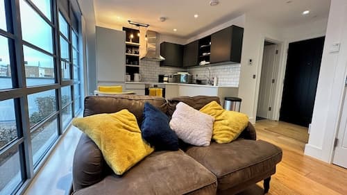 Modern & Stylish 1 Bedroom Flat