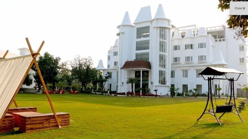 Konaklama yerinin ön cephesi