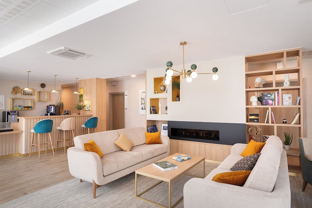 Lobi dinlenme salonu