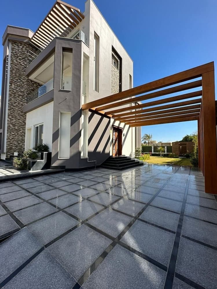 Beverly hills standalone villa with pool