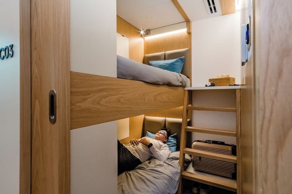 Sleep 'n fly Sleep Lounge, NORTH Node - Transit only