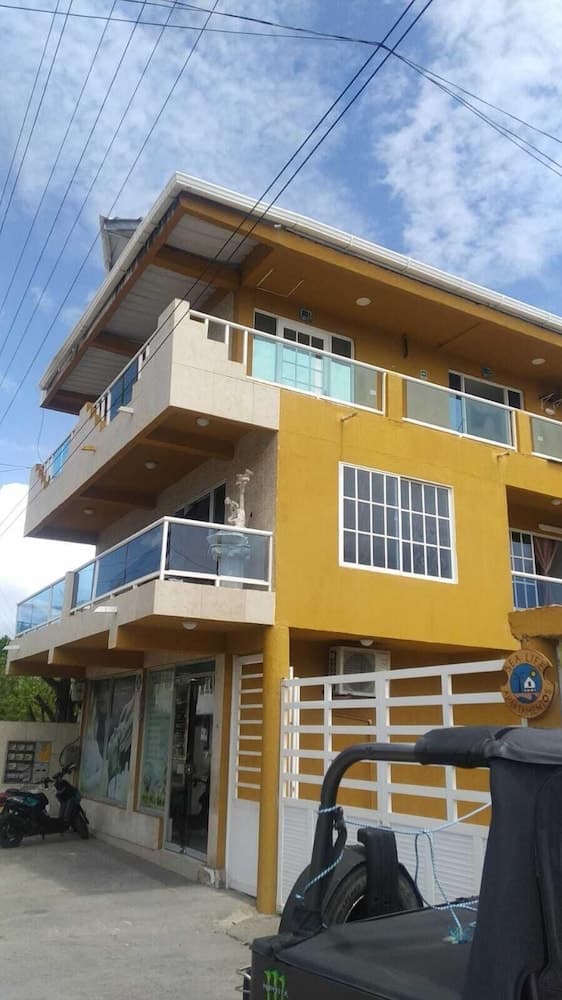 Konaklama yerinin ön cephesi