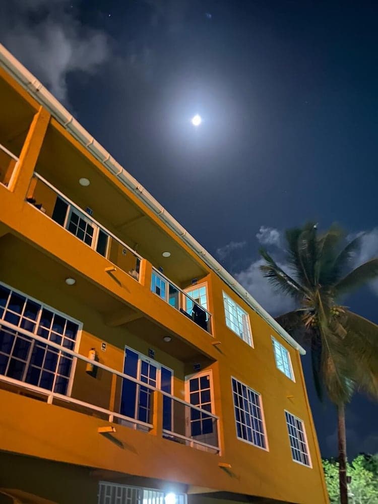 Konaklama yerinin ön cephesi