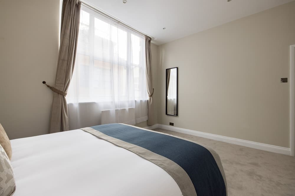 Avari Apartments - Hatton Collection