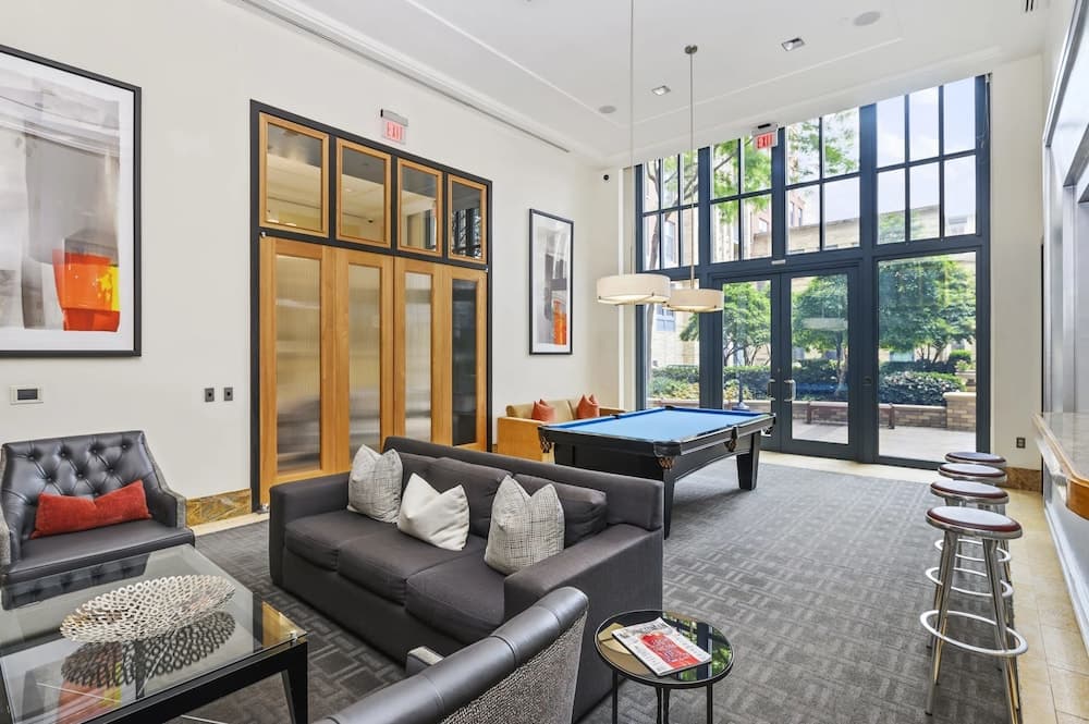 Great Condo at Pentagon City