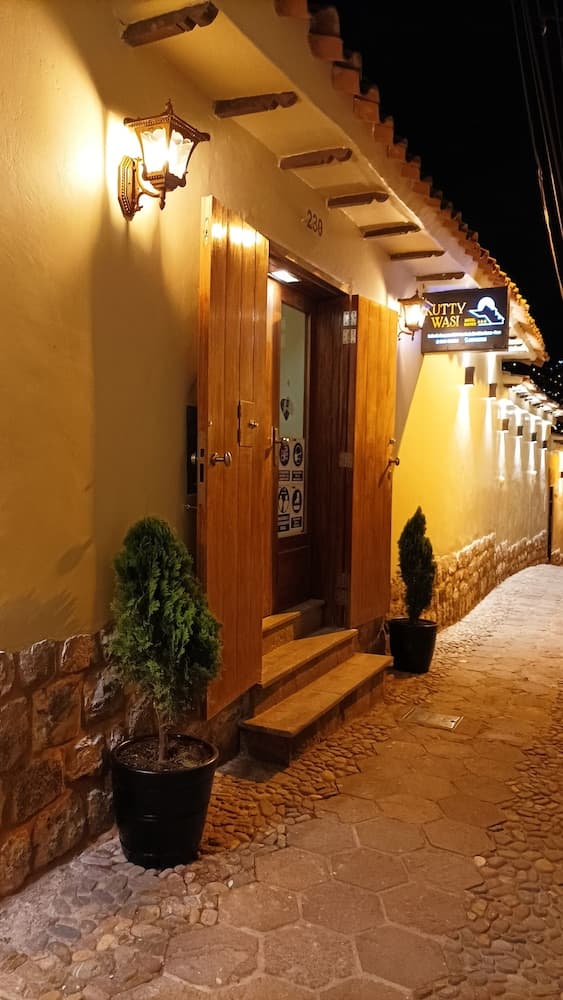 HOTEL KUTTY WASI SUITES