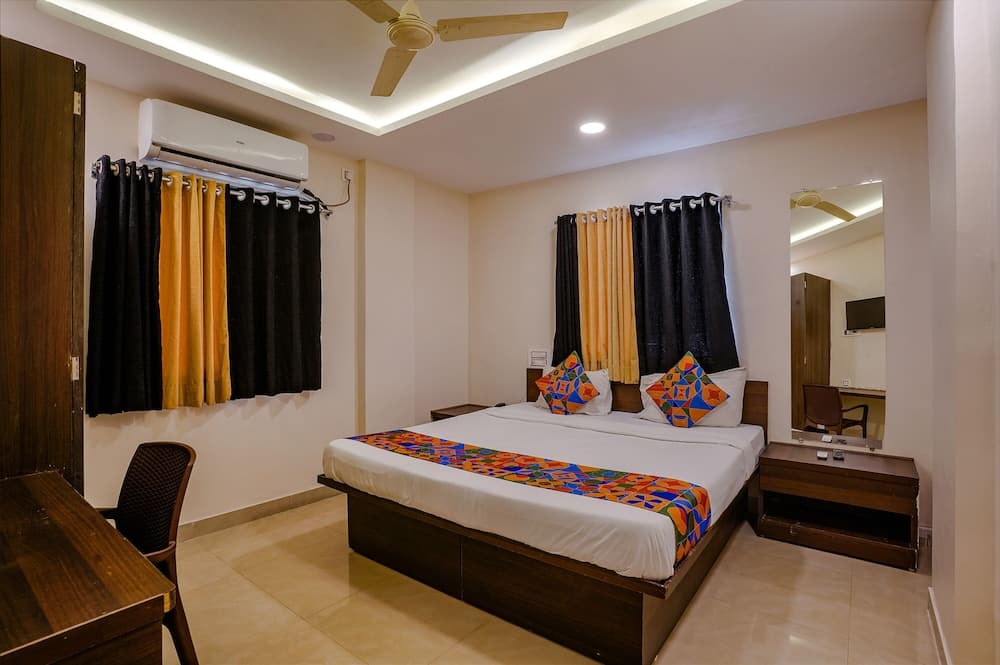 Fabhotel Royal Inn Ns