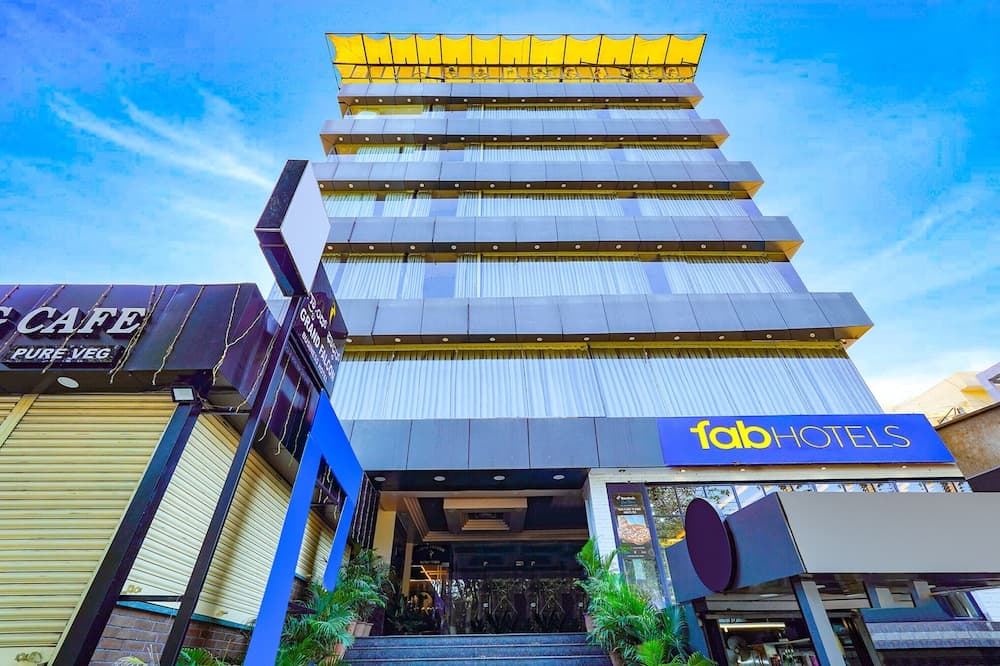 FabHotel Grand View Inn