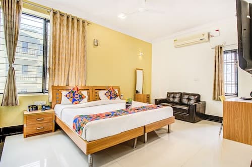 Fabhotel Emara Grand