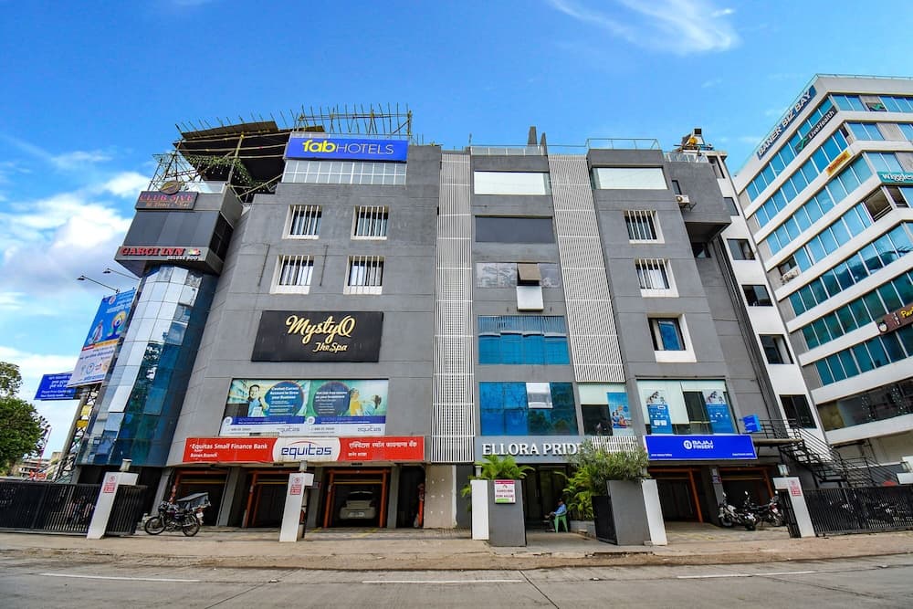 Fabhotel Gargi Inn
