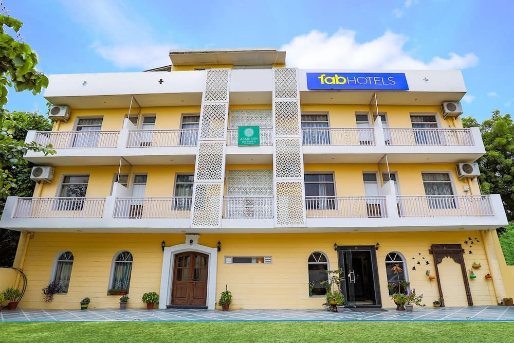Fabhotel Aravali Suites