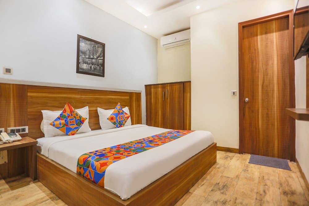 Fabhotel Royal Touch