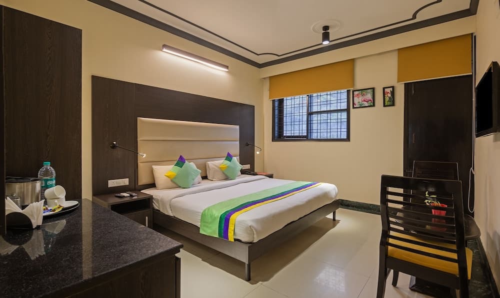 Itsy Hotels NV, Sushant Lok