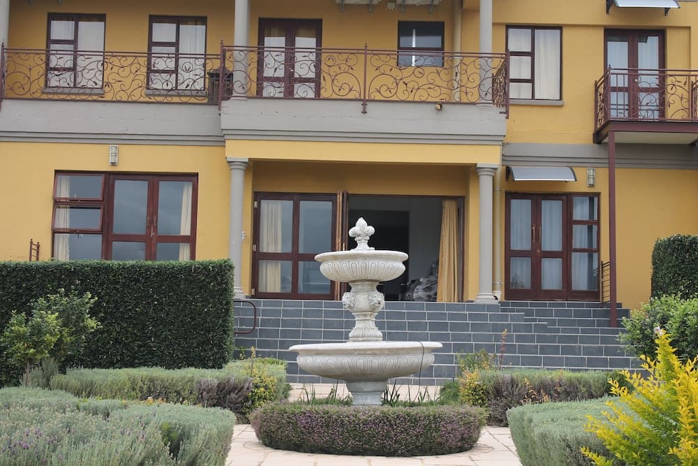 Konaklama yerinin ön cephesi