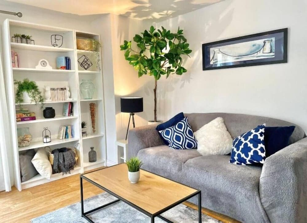 Lovely2Bed Bristol ApartmentFREE PARKING