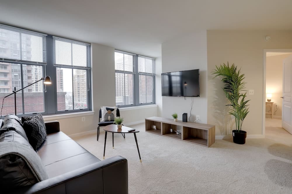 Amazing 2BR Condo in Pentagon City