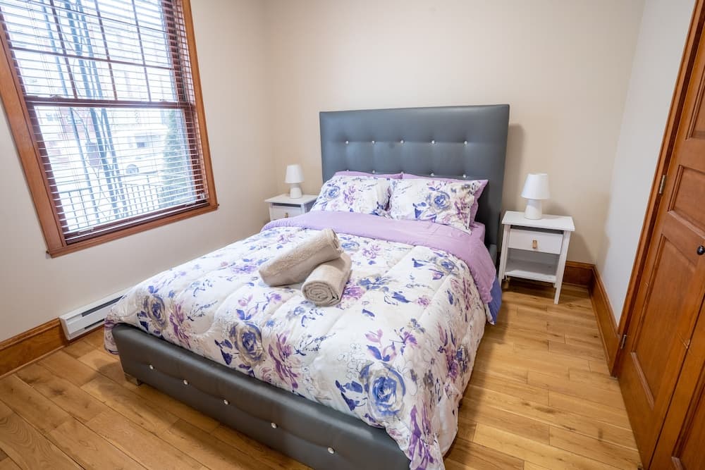 Chic 2BR near Little Italy 5min to Metro