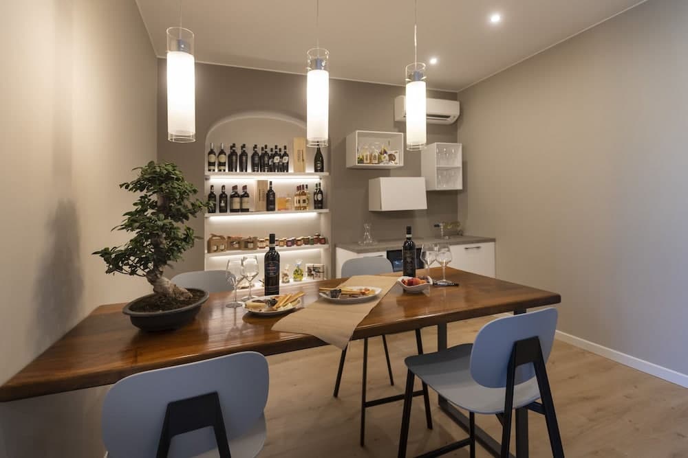 Villa Bernasconi - camere e ristorante -