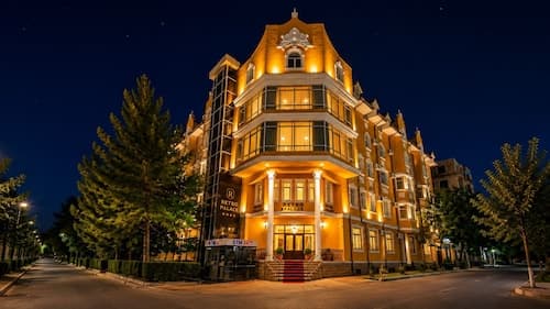RETRO PALACE