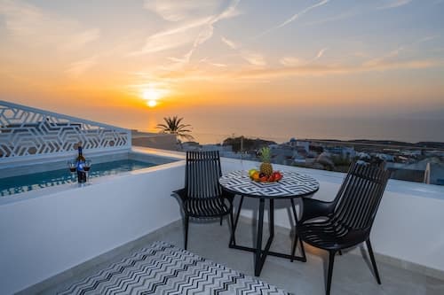 La Madeleine Oia Suites and Caves