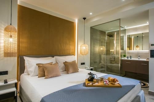 Knossos Palace by Luxury Living Apartments