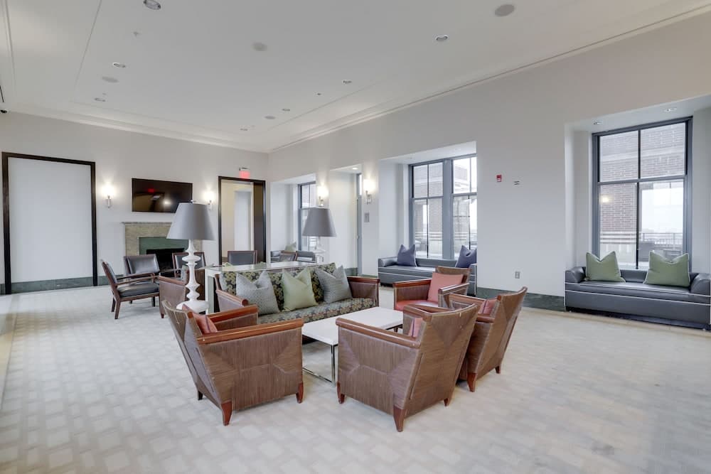 Business Apartment in Pentagon City