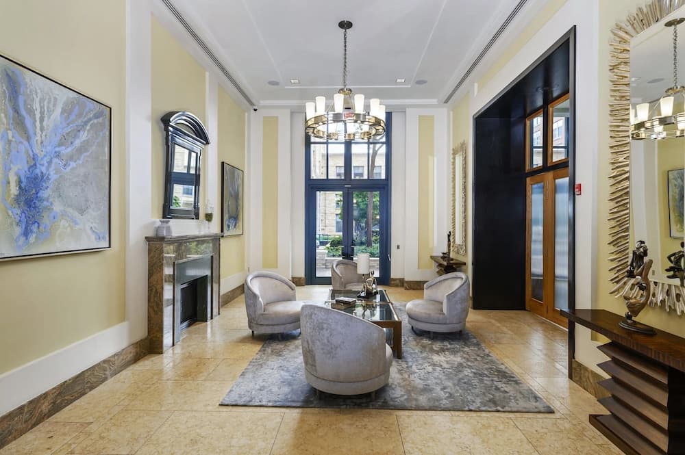 Great Business Condo at Pentagon City