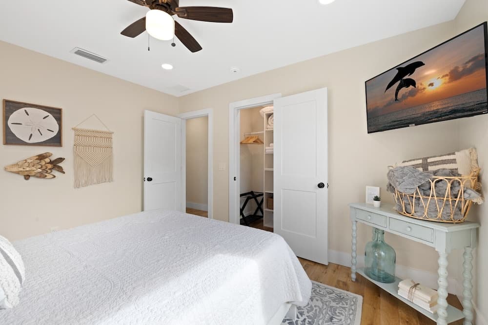 Stylish Luxury Home Near Beach & DT