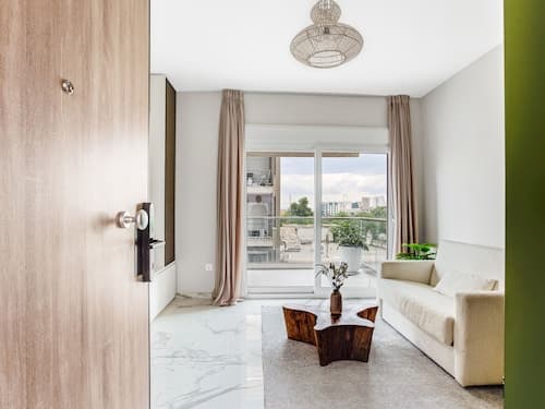 Sanders Old Port - Charming 1-bdr. Apt. w/ Balcony
