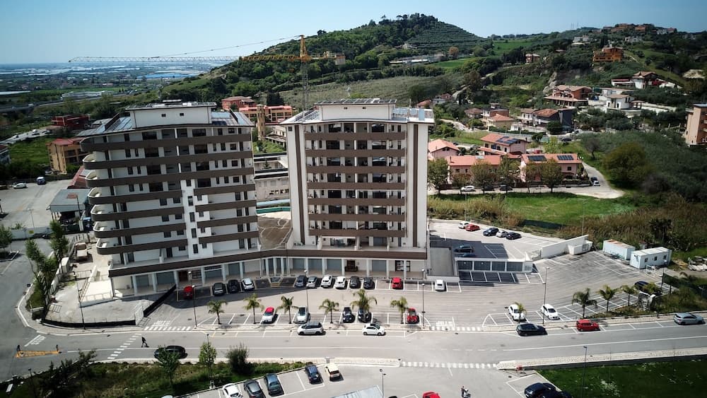 HOTEL EBOLI