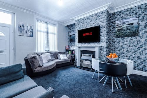Stunning Three Bed House in Bradford