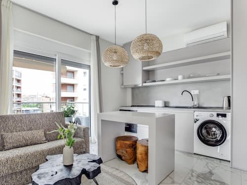 Sanders Old Port - Humble 1-bdr. Apt. w/ Balcony