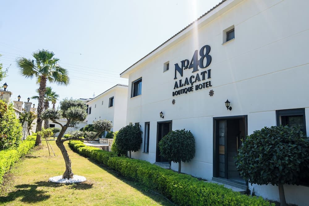 No.: 48 Alaçatı