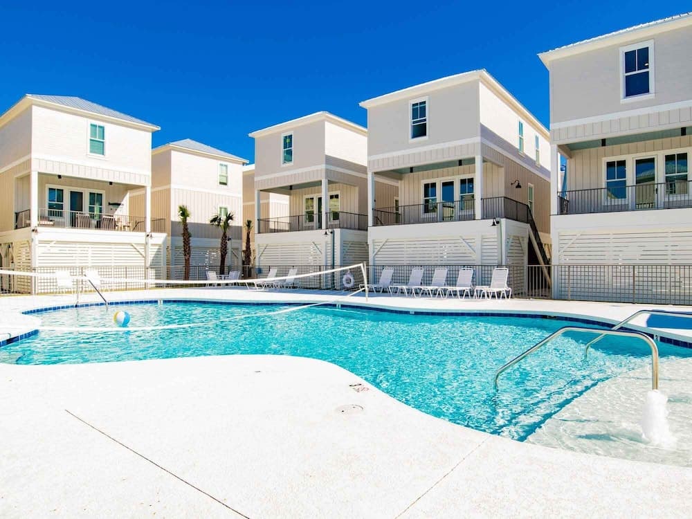West Side Cottages by SVR