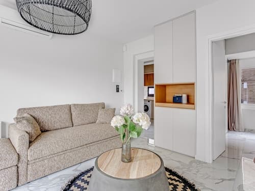 Sanders Old Port - Cute 1-bdr. Apt. w/ Balcony