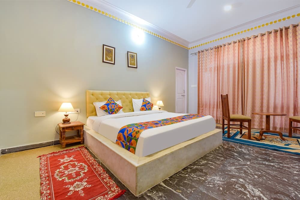 Fabhotel The Castle Homestay I