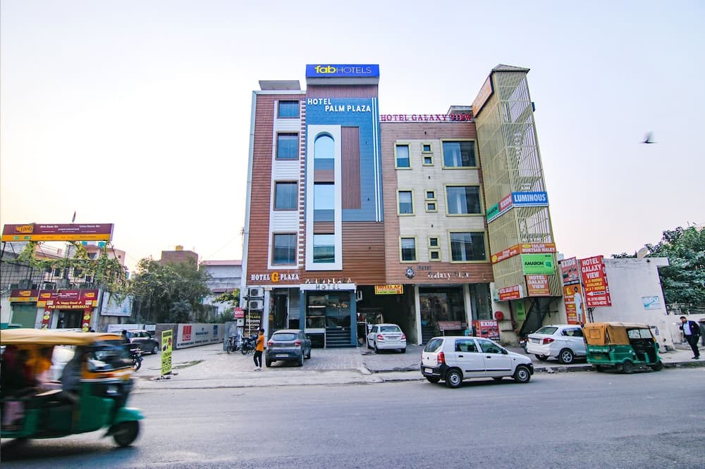 Fabhotel Palm Plaza