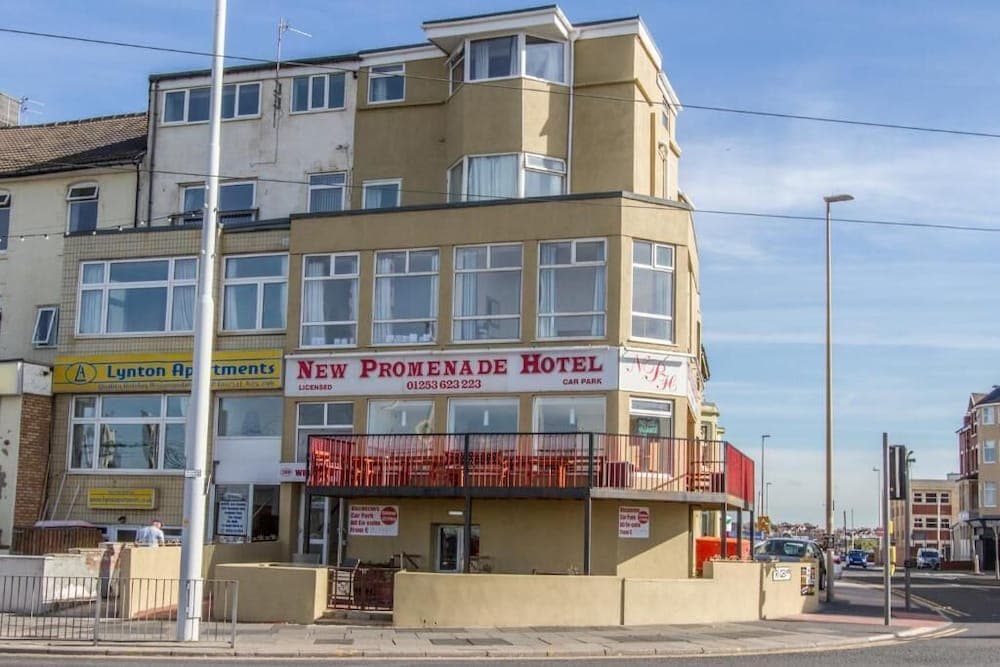 New Promenade hotel