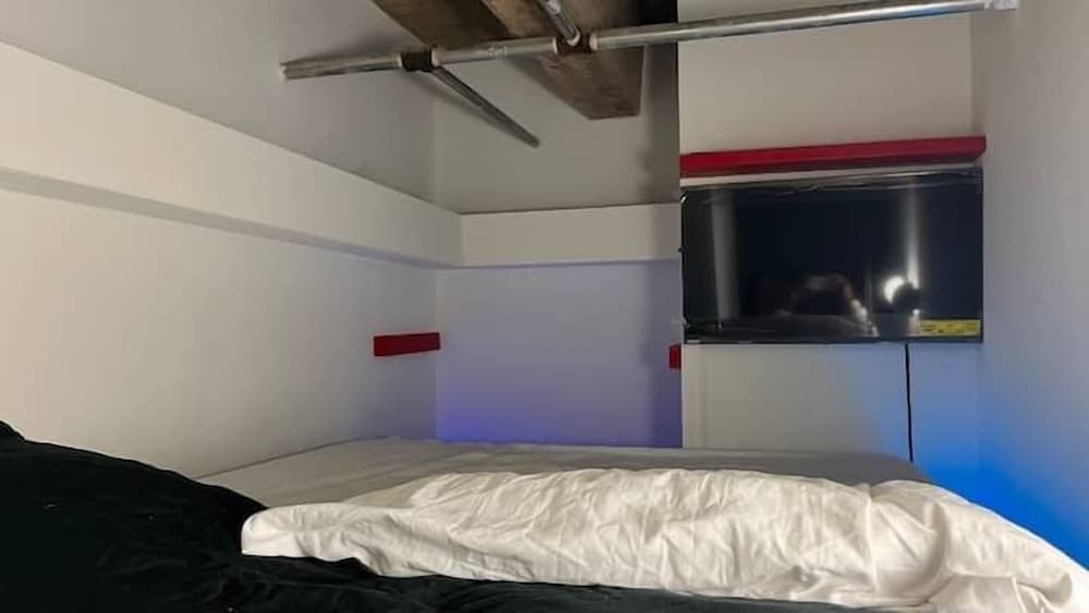 Artistico-Styled Studio Loft Sleeps 5